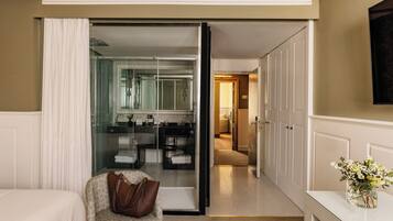 Literie de qualité supérieure, couette en duvet d'oie, minibar