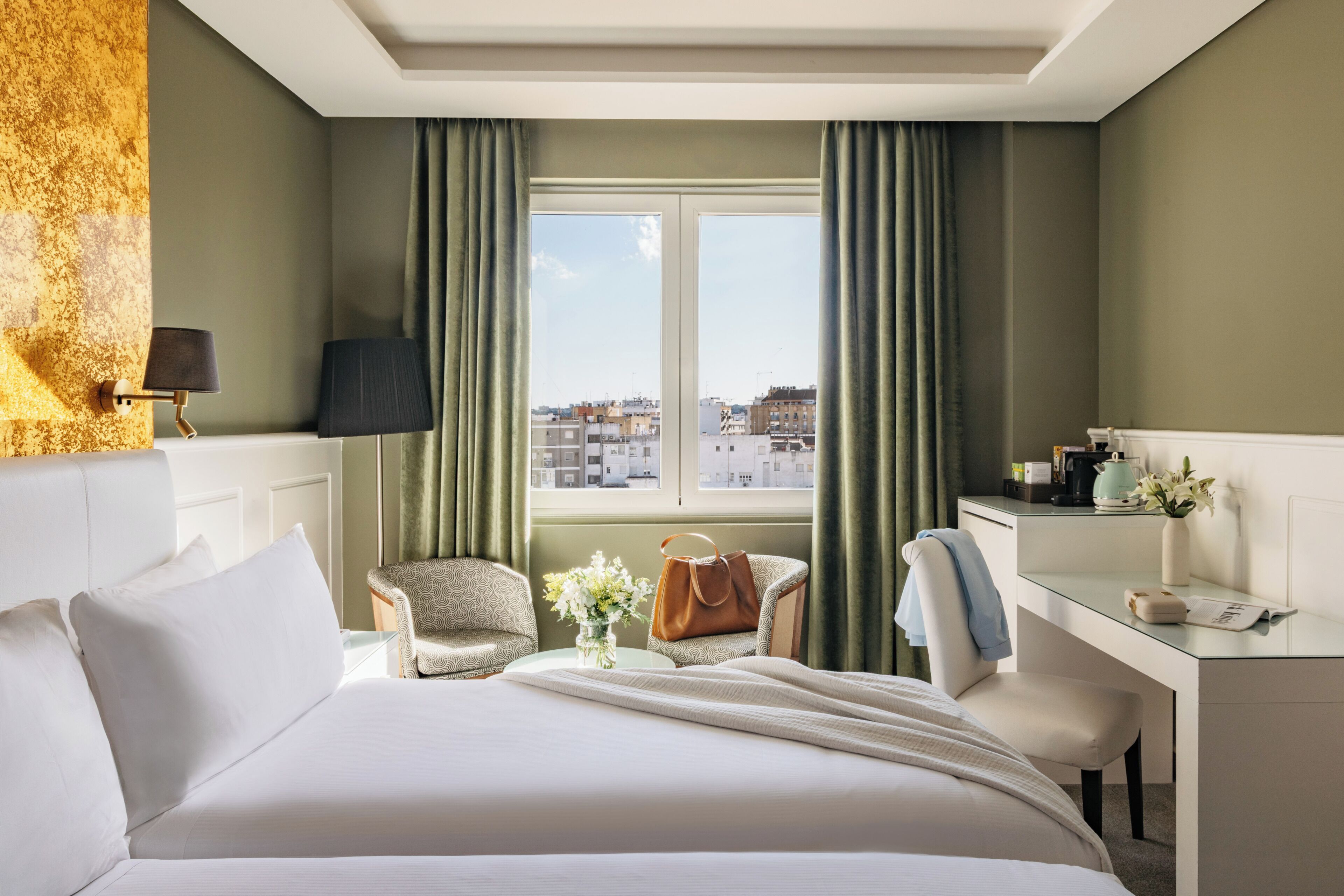 Family Premium | Premium bedding, down duvets, minibar, individually furnished