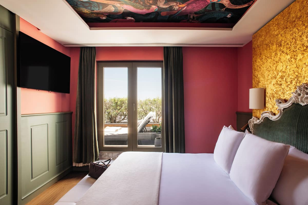 1 bedroom, premium bedding, individually furnished, blackout curtains