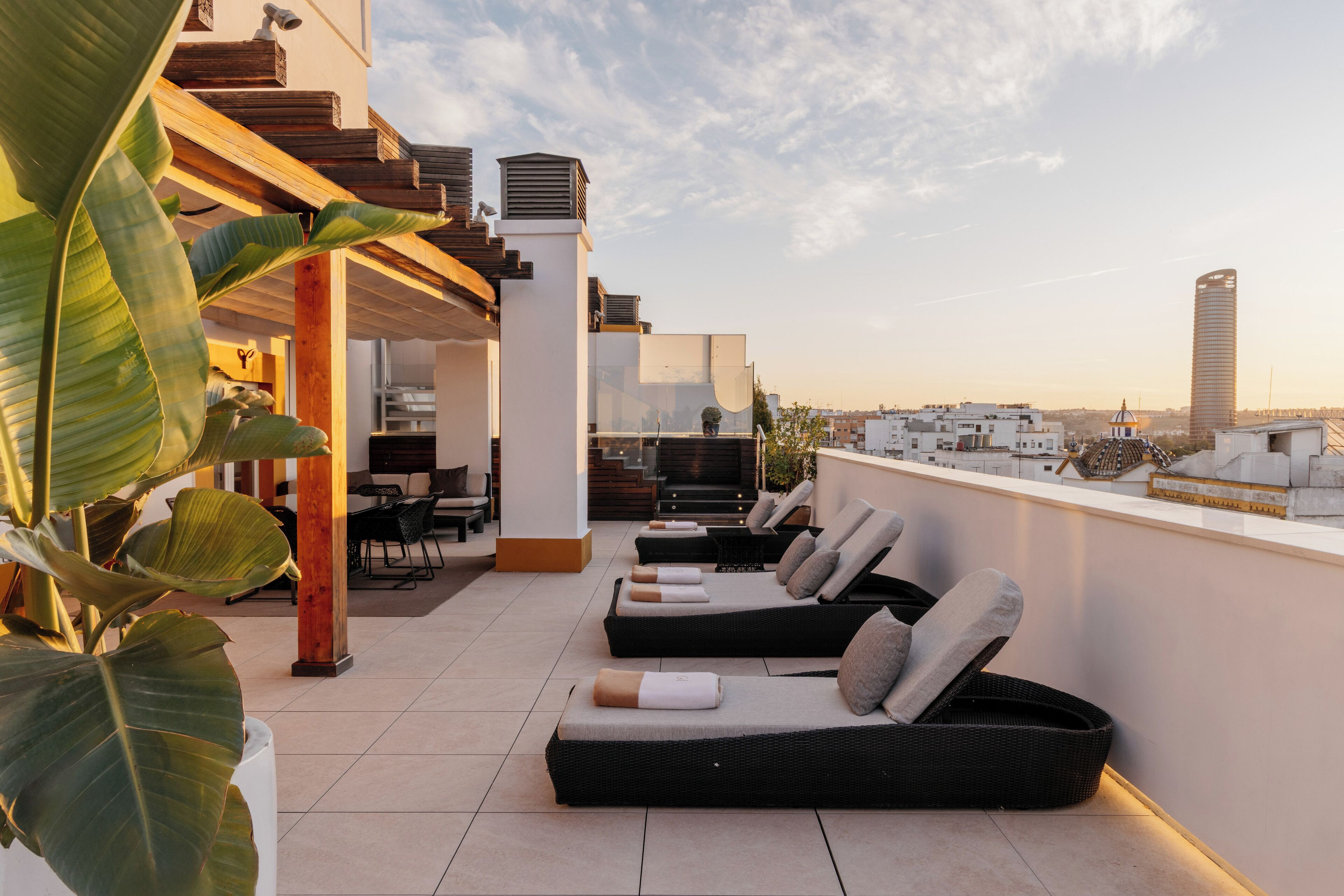 Biancheria da letto di alta qualità, copriletto in piuma, minibar