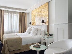 Family Premium | Premium bedding, down comforters, minibar, individually furnished - Hotel Colón Gran Meliá (Seville)