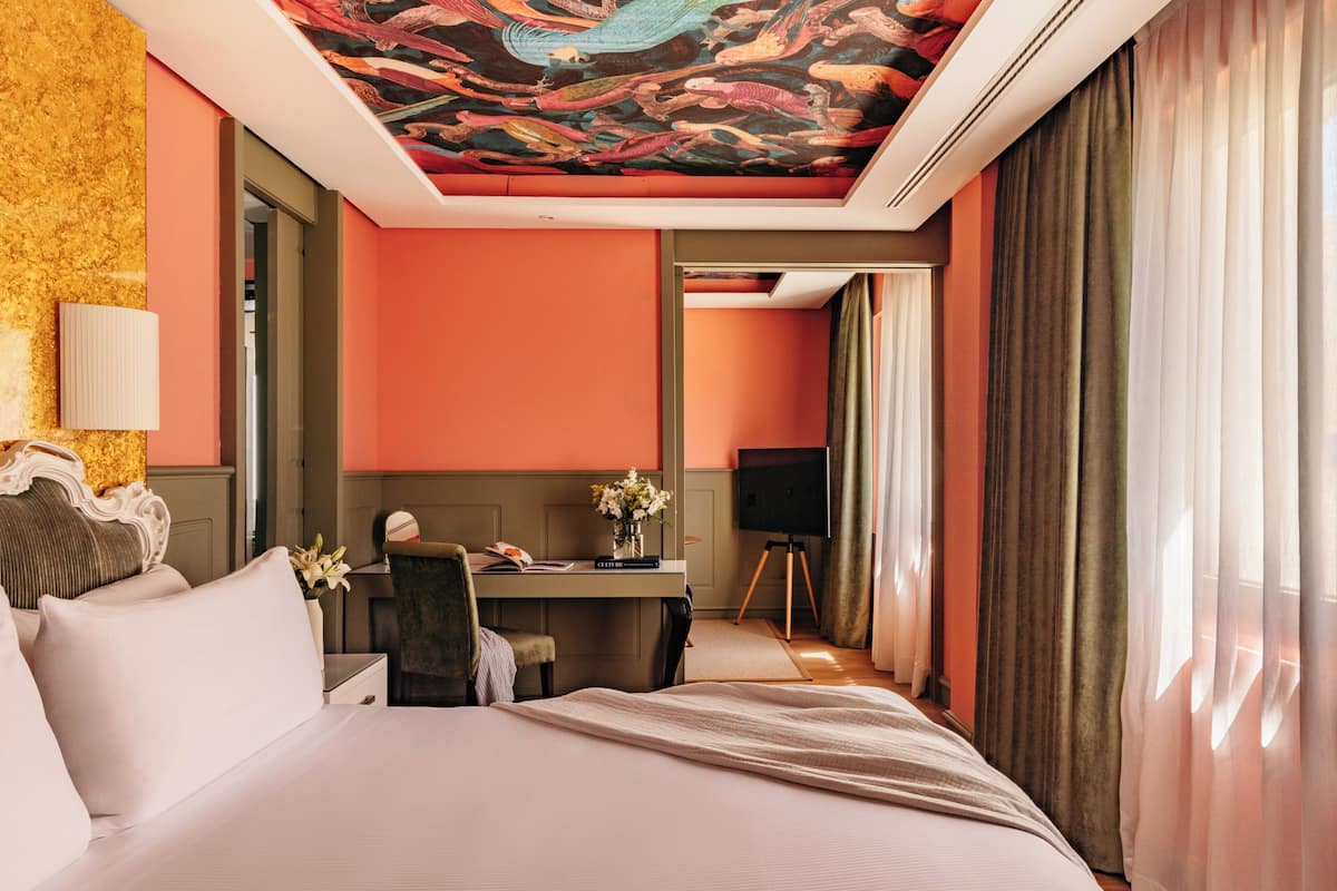 Junior Suite Red Level | Premium bedding, down comforters, minibar, blackout drapes