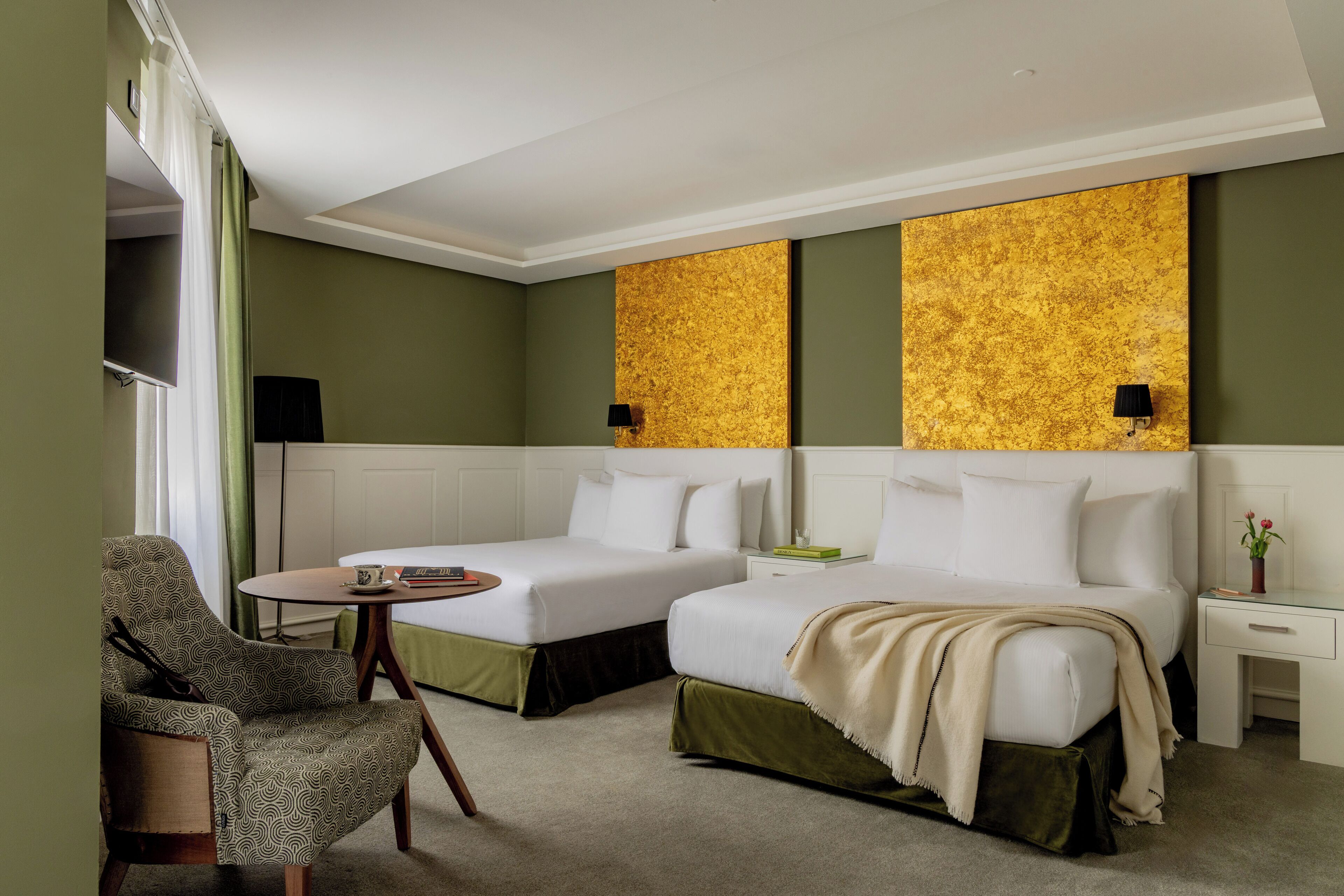 Family Grand Supreme | Ropa de cama de alta calidad, edredón, minibar y muebles diferentes 