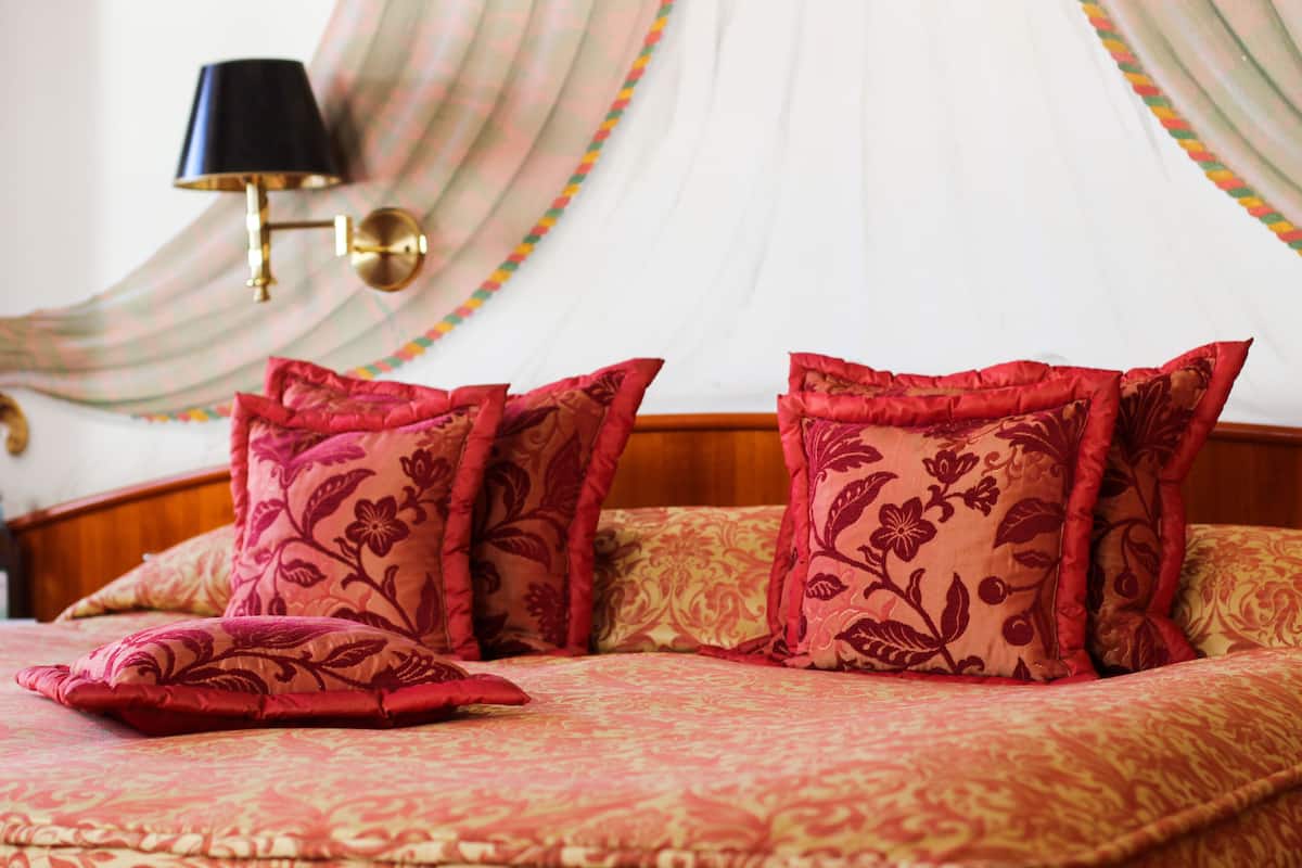 junior suite | hypo-allergenic bedding, minibar, in-room safe, desk