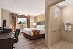 Standard Room, 1 King Bed, Accessible | Desk, blackout drapes, iron/ironing board, free cribs/infant beds