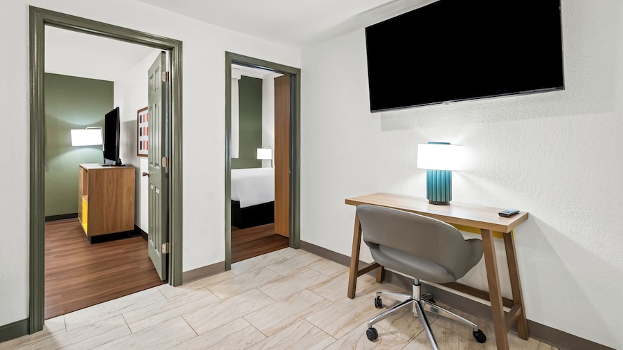 Spark by Hilton Portland Airport Maine Mall