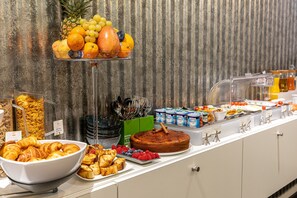 Daily buffet breakfast (EUR 15 per person)
