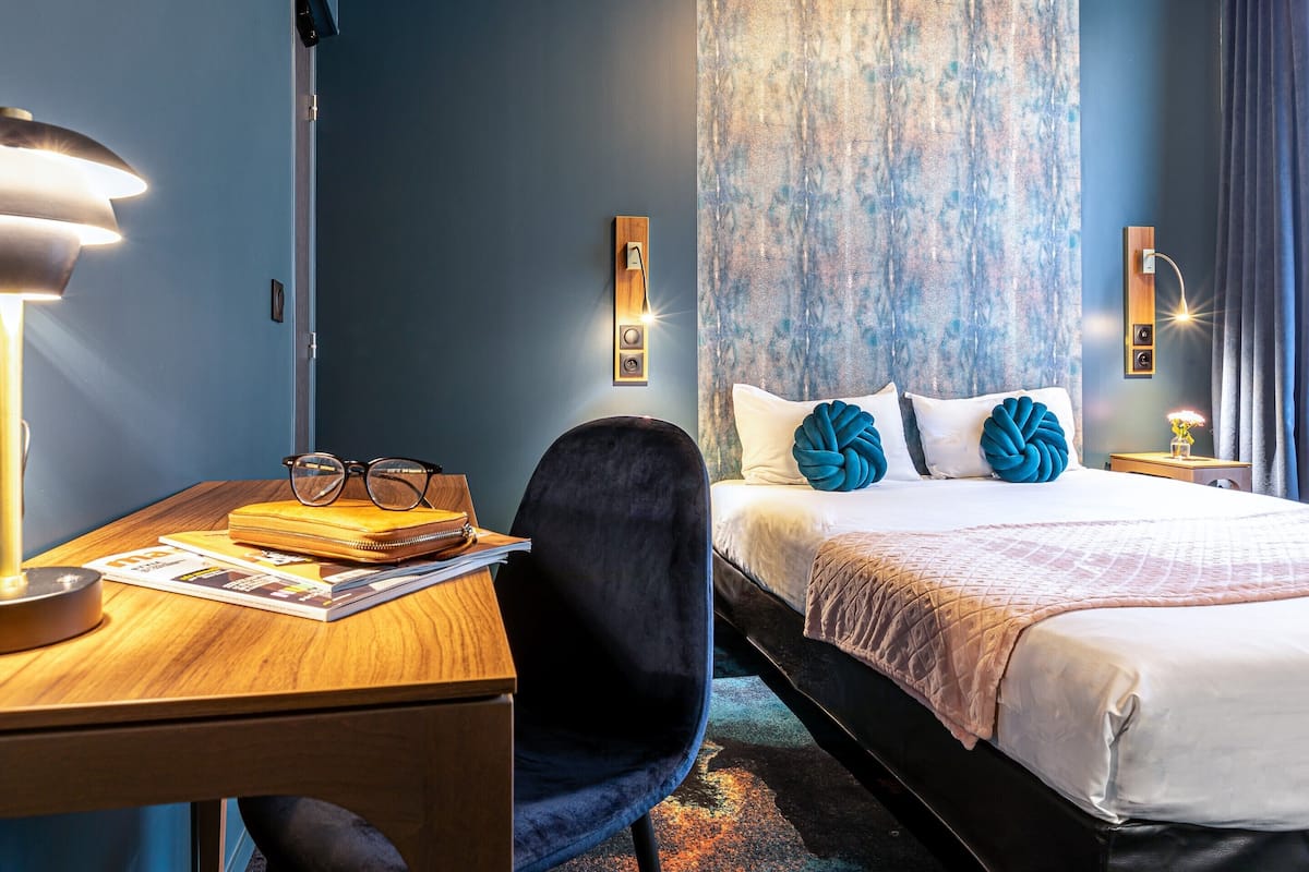 Classic Room Monceau | Una cassaforte in camera, una scrivania, insonorizzazione