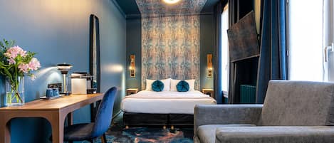 Zen Superior Room | In-room safe, desk, soundproofing, iron/ironing board