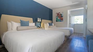 1 dormitorio, caja fuerte, escritorio y cortinas opacas
