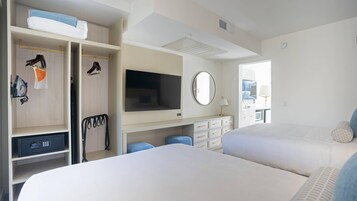 1 habitación, caja de seguridad en la habitación y escritorio 