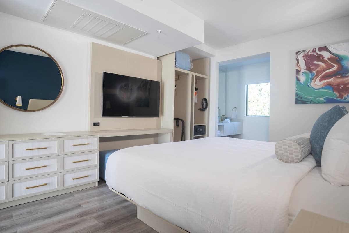 1 chambre, coffre-fort, bureau, rideaux dâobscurcissement