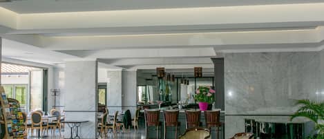 Bar (en el alojamiento)