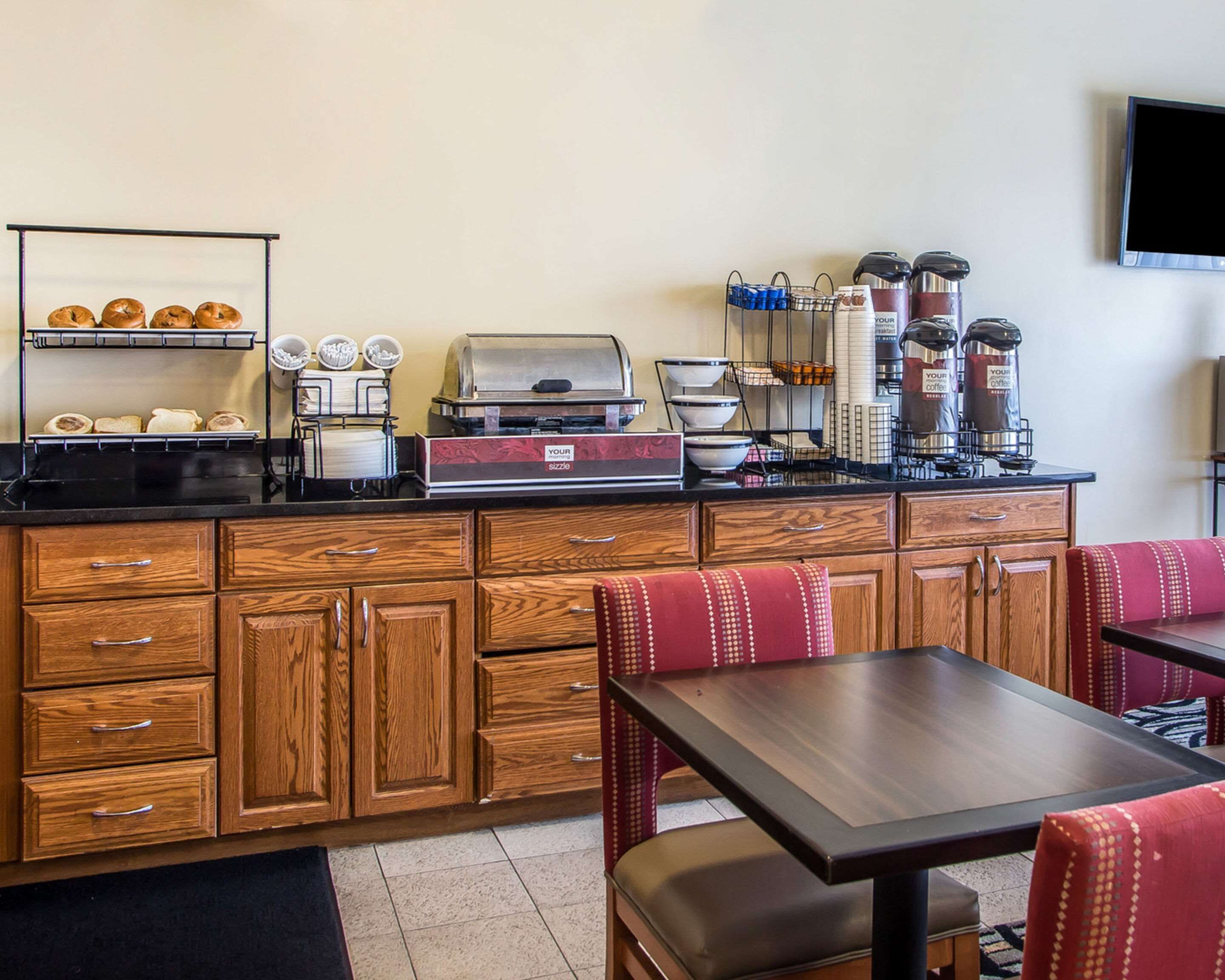 free buffet breakfast