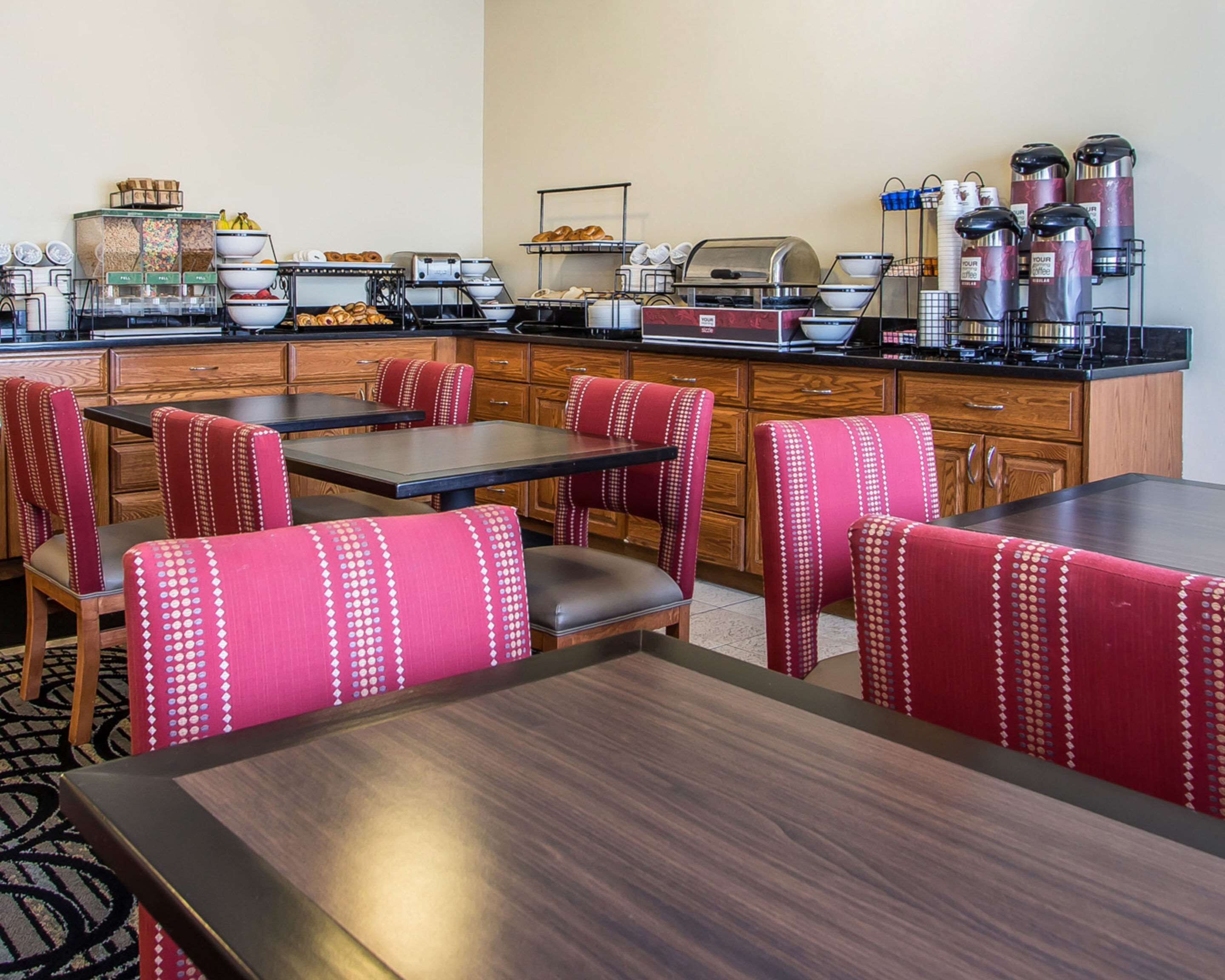 free buffet breakfast