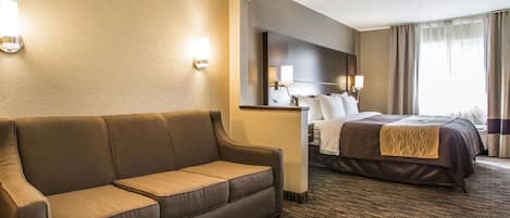 Suite, 1 King Bed, Non Smoking | Premium bedding, iron/ironing board, free WiFi, bed sheets