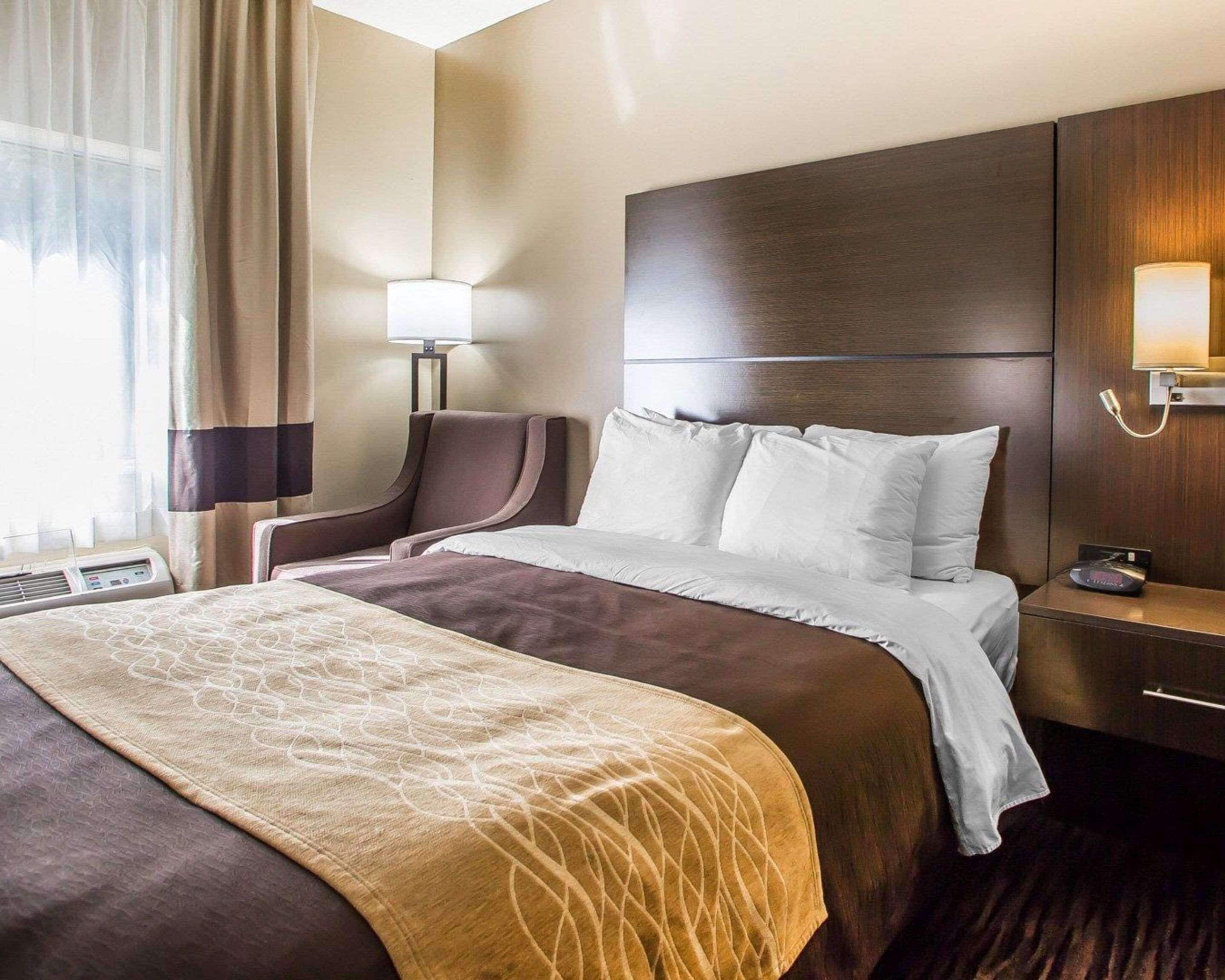 standard room, 2 queen beds, non smoking | premium bedding, iron/ironing board, free wifi, bed sheets