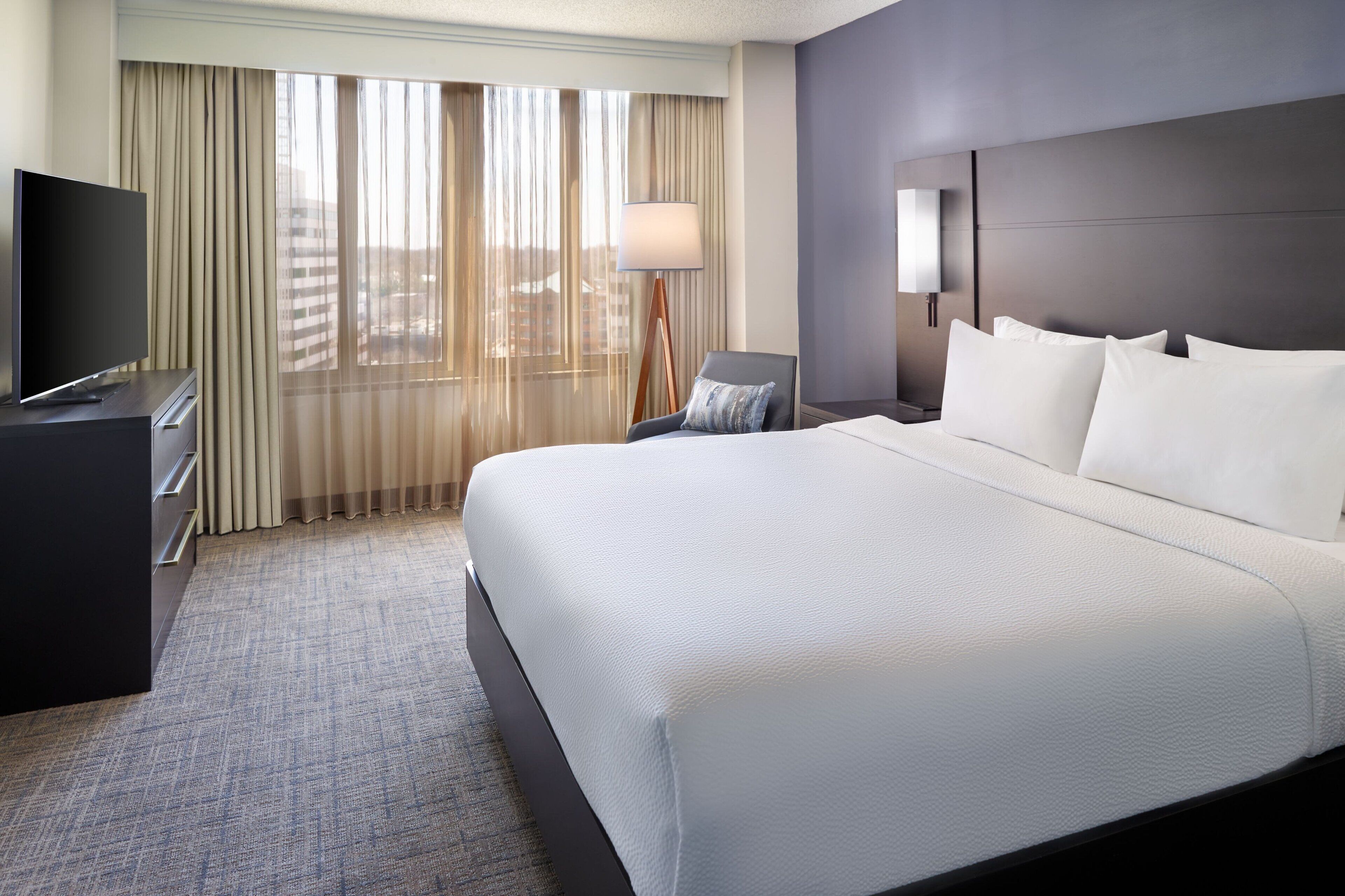 Tallelokero huoneessa, työpöytä