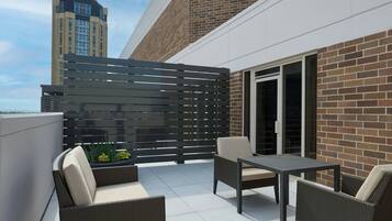 1 habitación, caja de seguridad en la habitación y escritorio