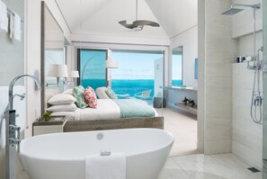 Egyptian cotton sheets, premium bedding, in-room safe, desk - Grace Bay Club (Providenciales)