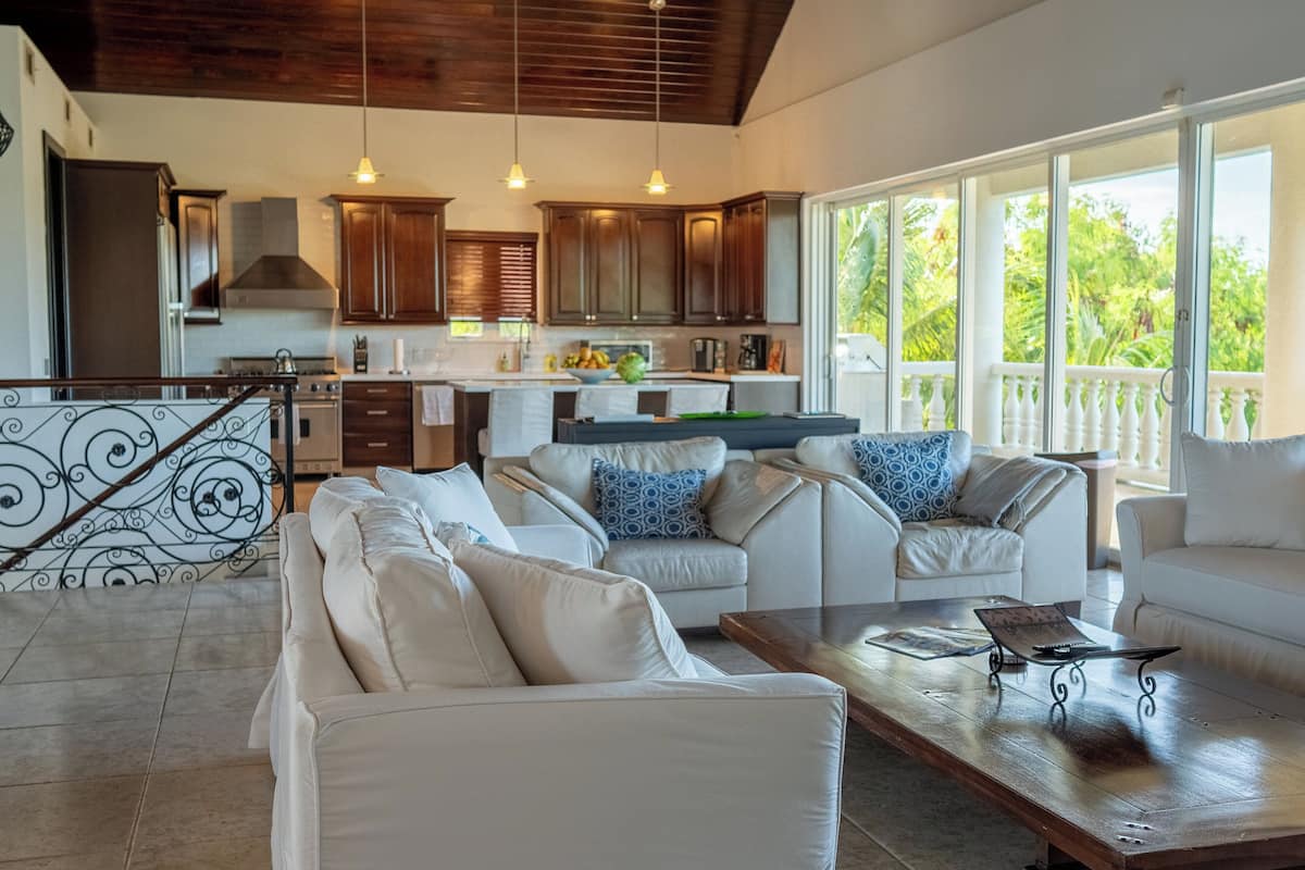 flat-screen tv, dvd player, ipod dock, pay films