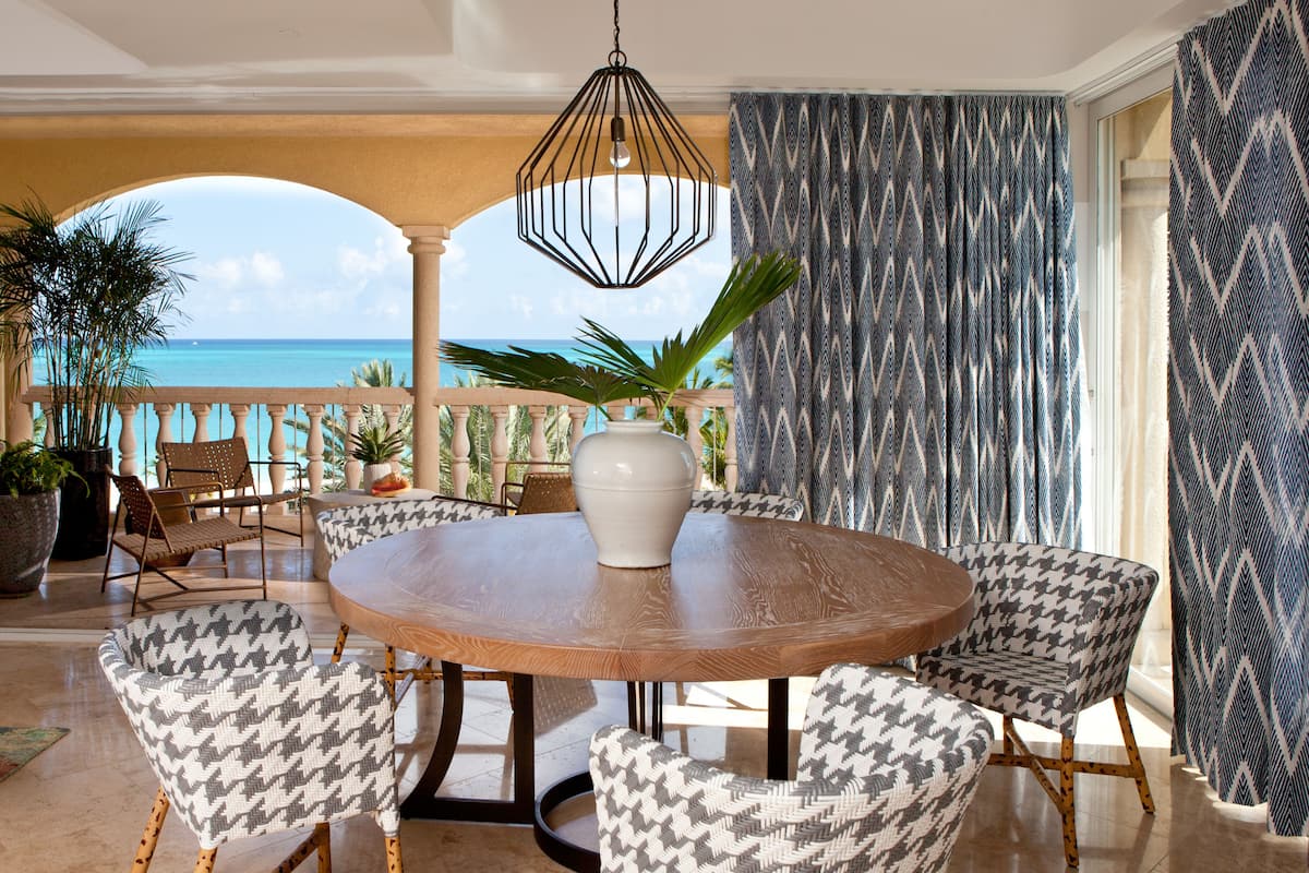 Villas Luxury 2 Bedroom Suite | In-room dining