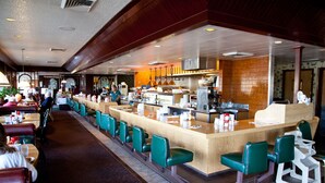 Dining - Mission Valley Resort (San Diego)