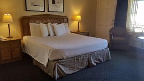 Superior Room, 1 King Bed | Bathroom | Combined shower/tub, hair dryer - Mission Valley Resort (San Diego)