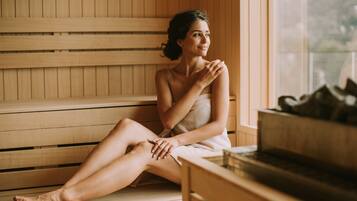 Behandelingskamers voor koppels, een sauna, een bubbelbad, een stoombad