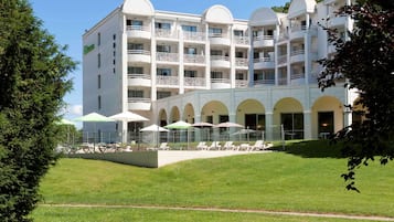 Couples treatment rooms, sauna, hot tub, steam room, Turkish bath