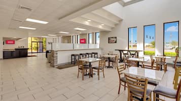 Free daily continental breakfast