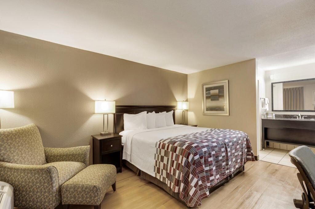 Skrivebord, arbejdsområde til bærbare computere, strygejern/strygebræt