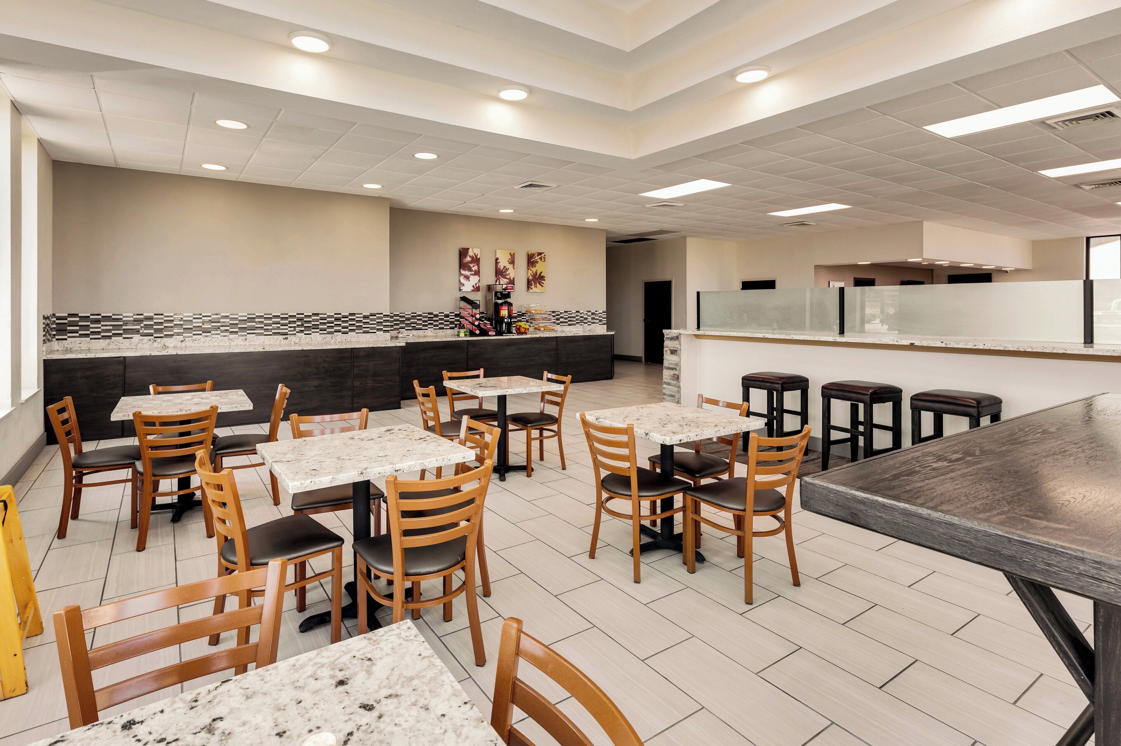 free daily continental breakfast