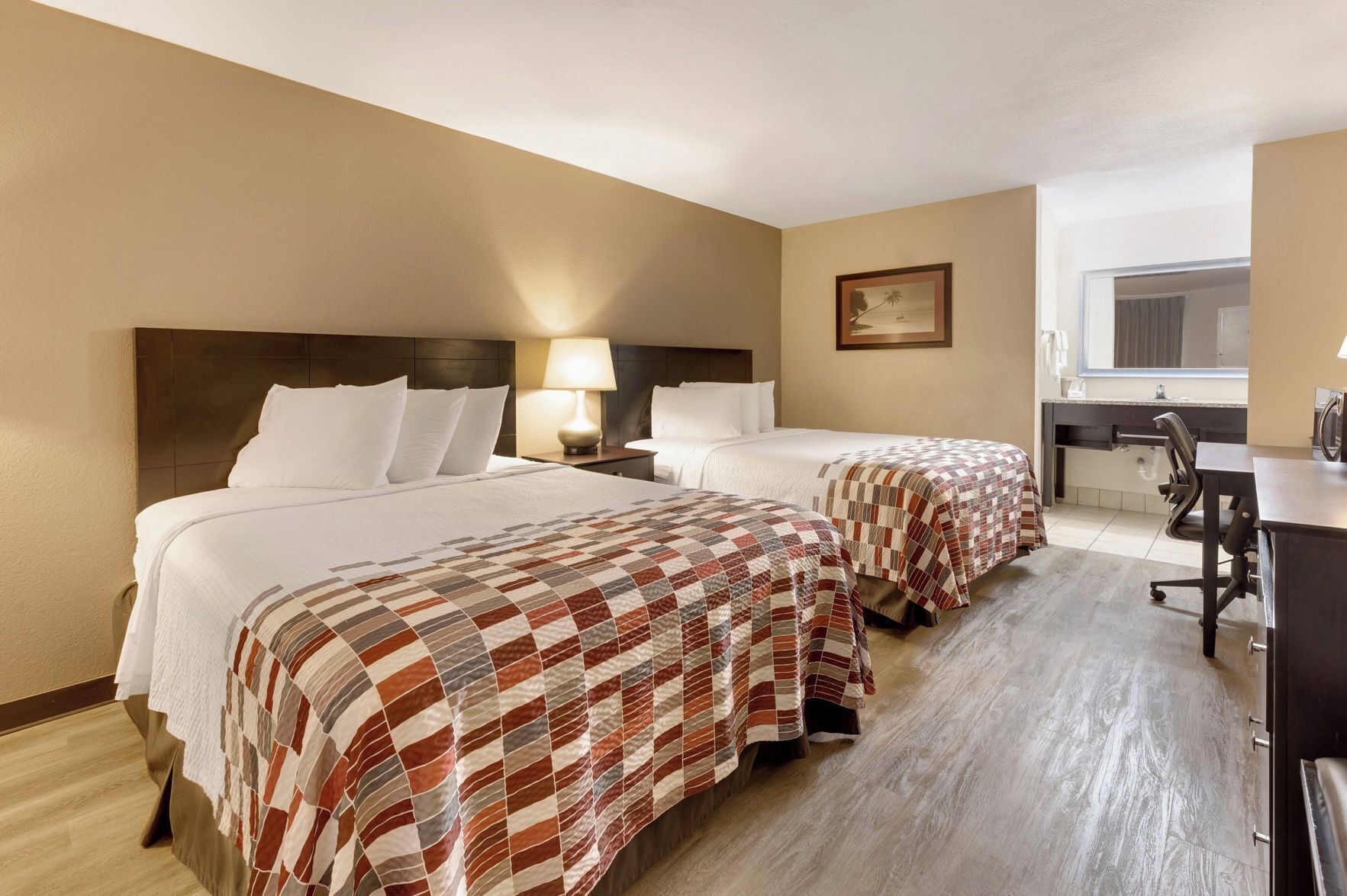 Skrivebord, arbejdsområde til bærbare computere, strygejern/strygebræt