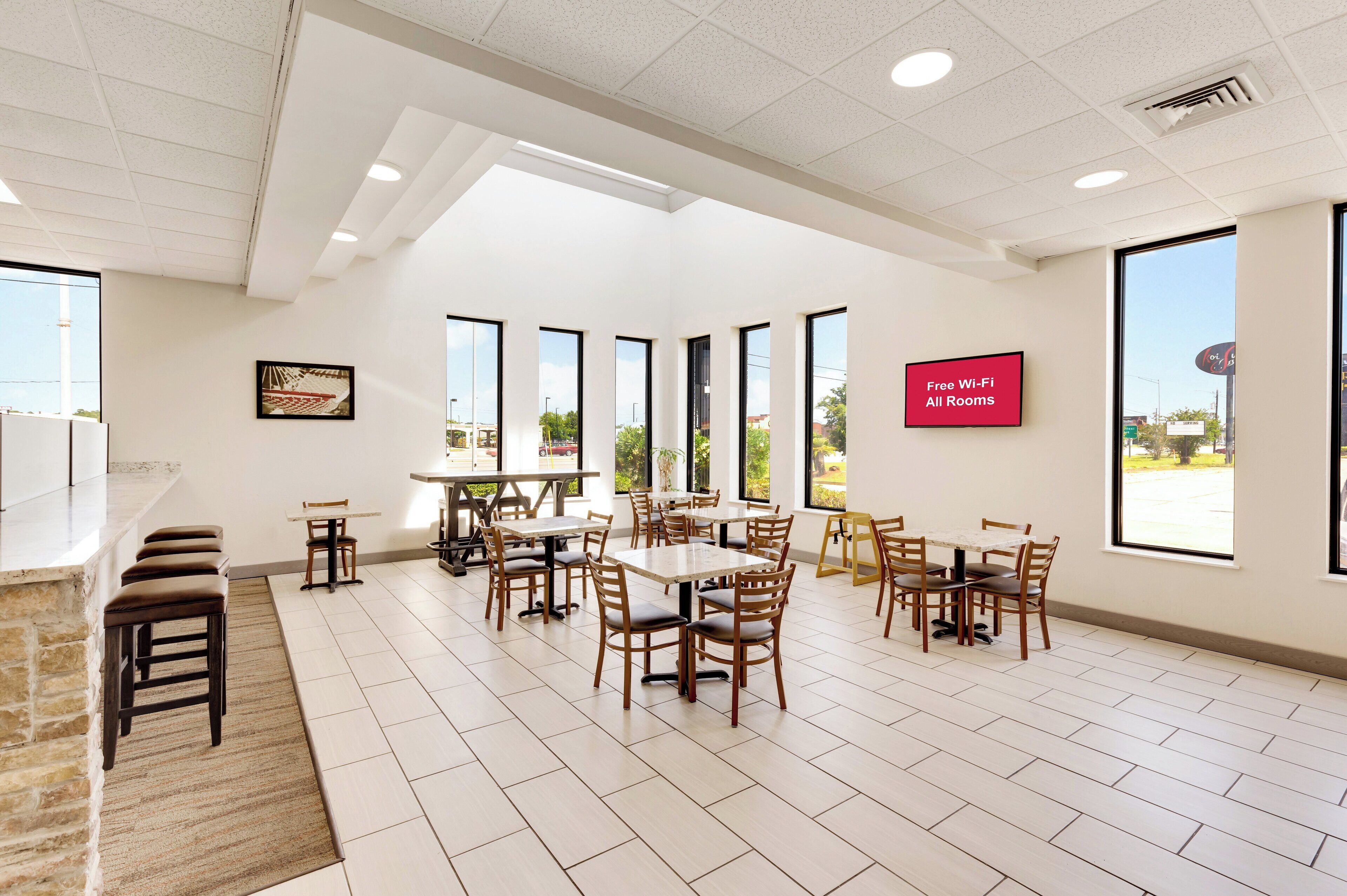 free daily continental breakfast