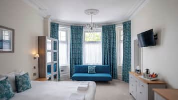 Habitació familiar | Caixa forta a l'habitació, escriptori i planxa i posts de planxar