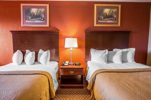 مكتب وتجهيزات عازلة للصوت ومكواة/لوح كي وواي فاي مجانًا