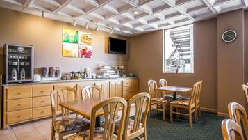 Free daily continental breakfast