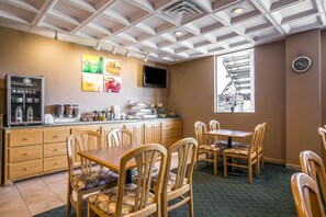 Free daily continental breakfast