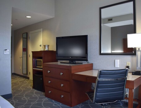 DoubleTree by Hilton Asheville Biltmore - Image 81