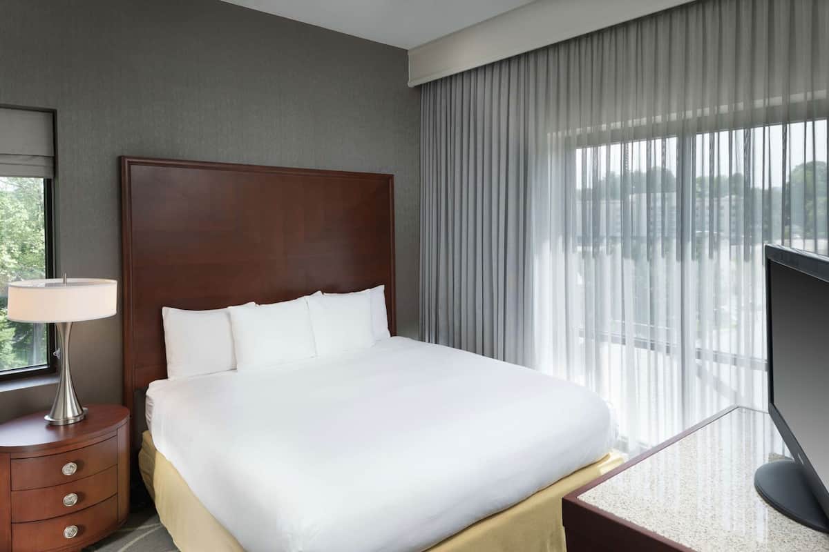 Premium bedding, down comforters, pillowtop beds, minibar