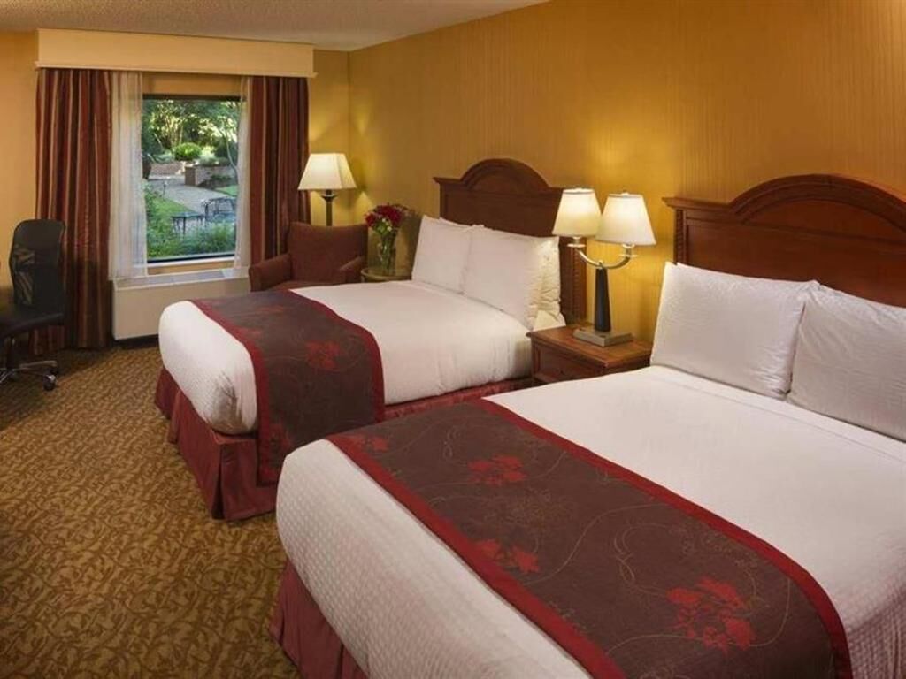 Premium bedding, down duvets, pillow-top beds, minibar