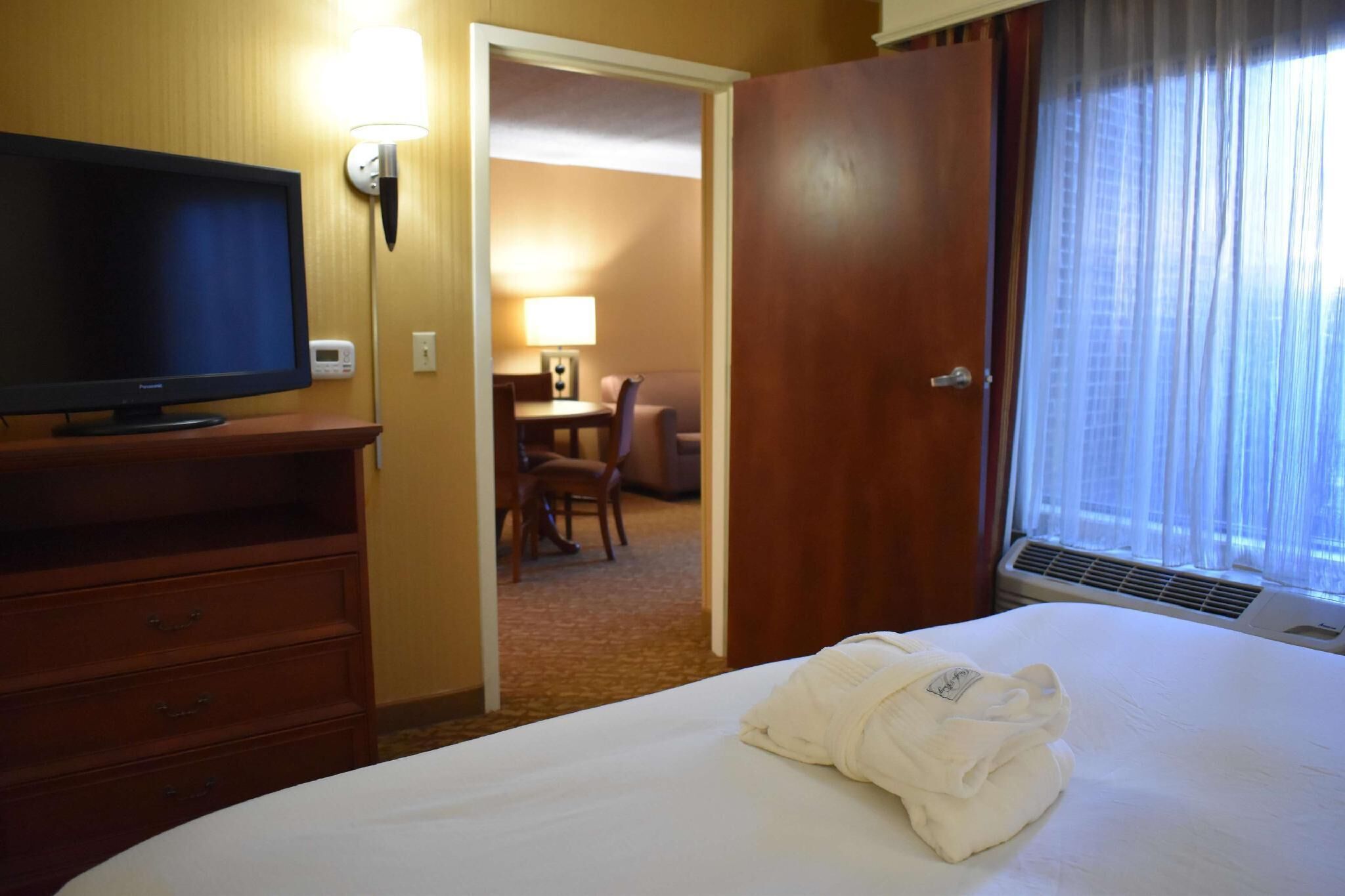 Premium bedding, down comforters, pillowtop beds, minibar