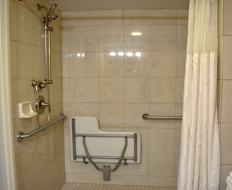 DoubleTree by Hilton Asheville Biltmore - Image 85