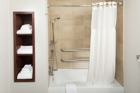 DoubleTree by Hilton Asheville Biltmore - Image 52