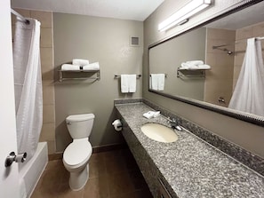 Deluxe Room, 2 Queen Beds, Non Smoking | Bathroom