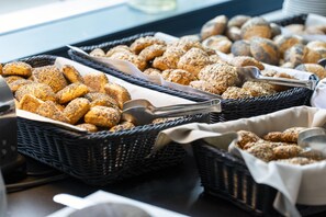 Déjeuner complet (22 EUR par personne)