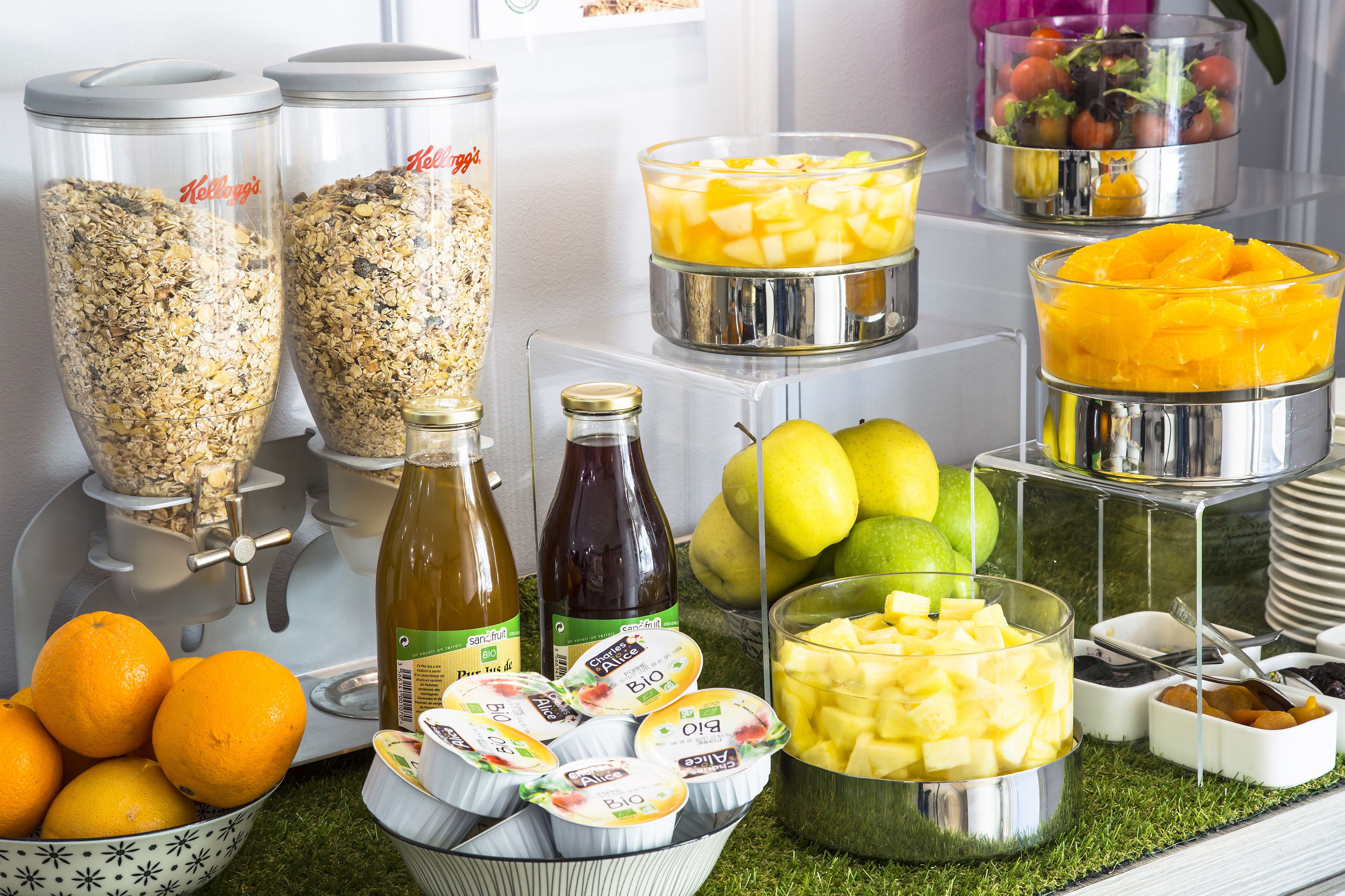 Petit déjeuner buffet (20 EUR par personne)