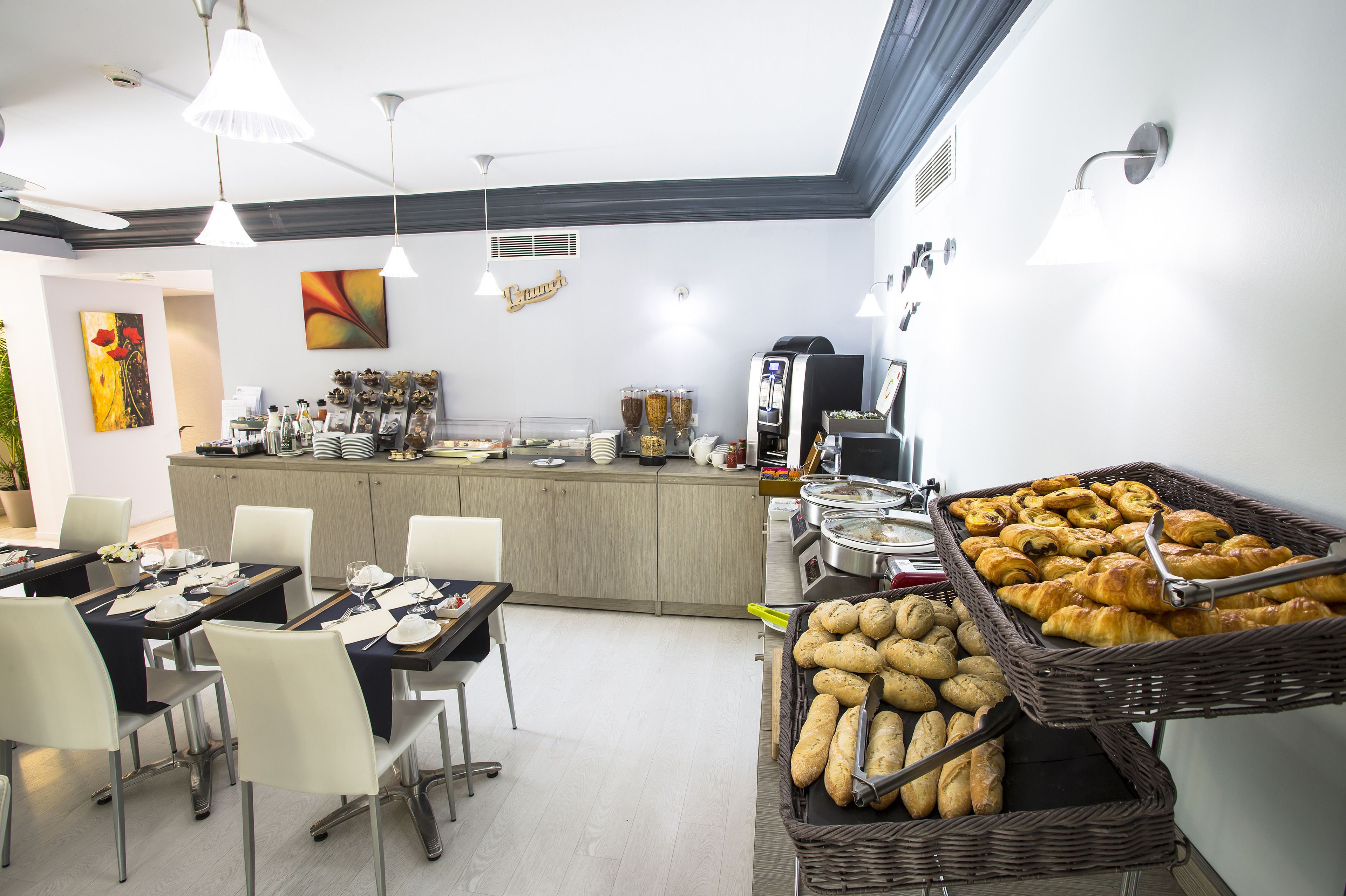 daily buffet breakfast (eur 20 per person)