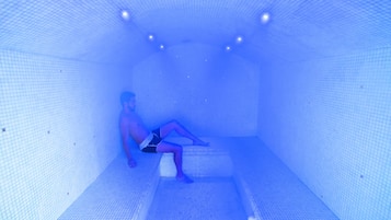Couples treatment room(s), sauna, hot tub, steam room, body treatments